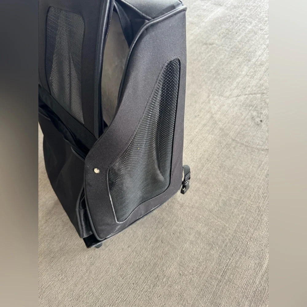 dog carrier